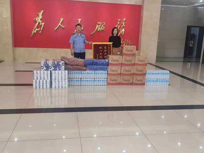 警企共建情誼深，鑫華物流慰問交警支隊,并捐贈物資